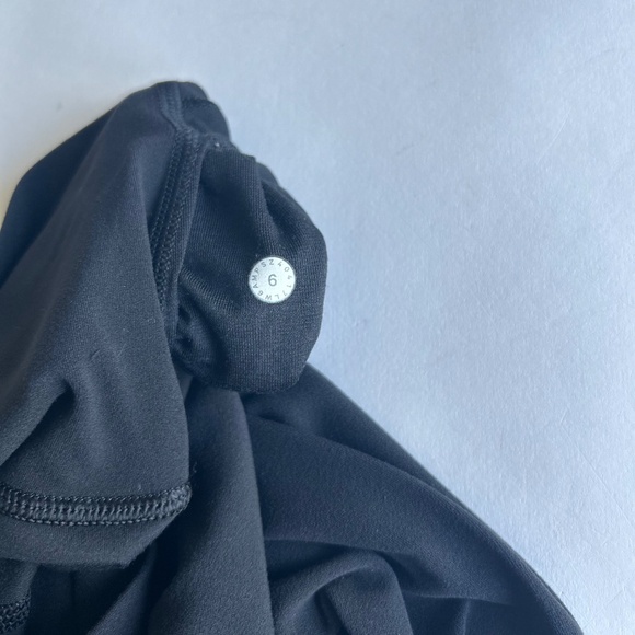 Lululemon Black High Rise Short Leggings size 6 - Picture 10 of 11